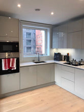 Load image into Gallery viewer, Mid Floor 2 Beds Elephant Park (North West Facing)